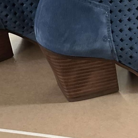 Seychelles Diva Blue Suede Perforated Mid-Calf Boots – Size 7.5 – NEW - Picture 9 of 11